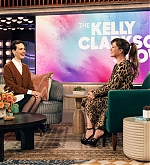 10-01-KellyClarksonShow-00004.jpg